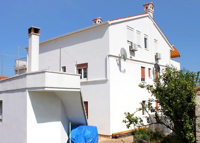 Πανσιόν And With Parking Space Bozava, Dugi Otok - 8100 Božava